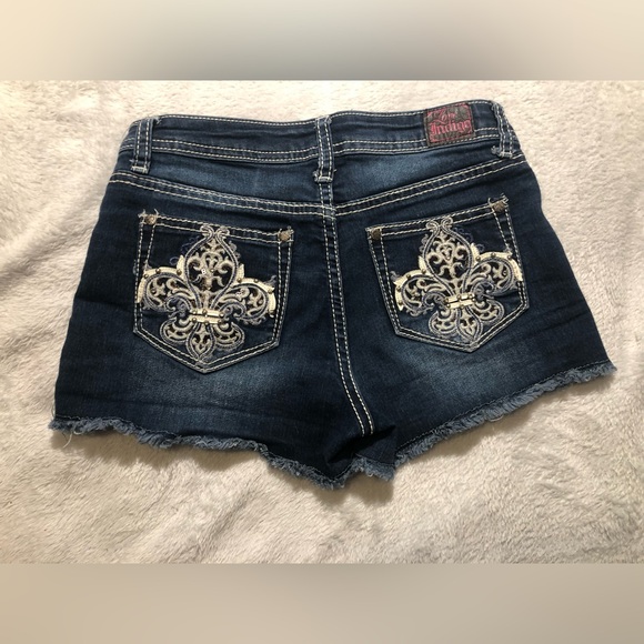 Shorts - Picture 2 of 2